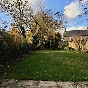 Villa Maison Familiale Spacieuse Pres De Carrouges Avec Jardin Exterior photo