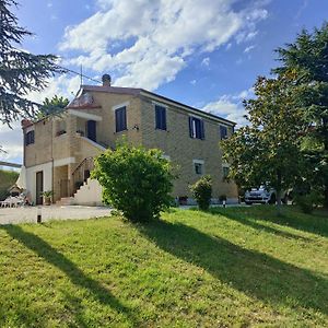 Gasthaus La Casa Del Duca Montalto delle Marche Exterior photo