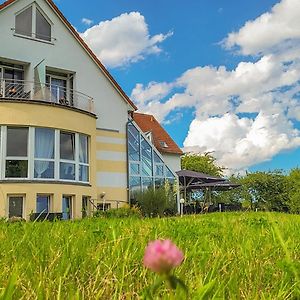 Inselhotel Kleiner Bodden Buschvitz Exterior photo