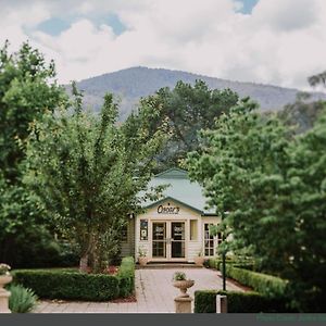 Hotel Oscar'S On The Yarra Warburton Exterior photo