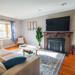 Villa Tufts 4Bdr-15-Min To Harvard&Boston-Free Parking Somerville Exterior photo