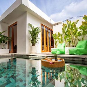 Dive Into Bliss - Brand New Seminyak Villa With Private Pool Exterior photo