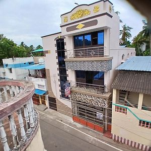 Ferienwohnung Marudha Temple View Thiruvidaimaruthur Thiruvidaimarudur Exterior photo