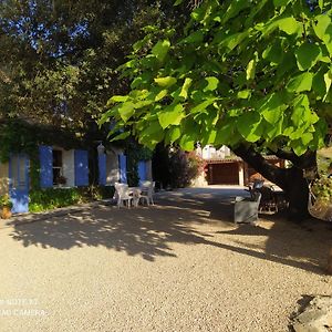 Villa La Maison De Nazig Pertuis Exterior photo