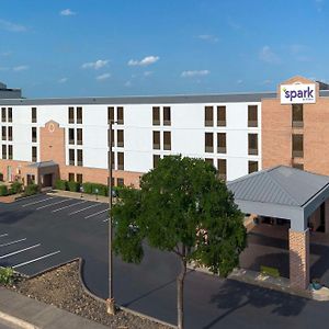 Hotel Spark By Hilton San Antonio Northwest Near Six Flags Exterior photo