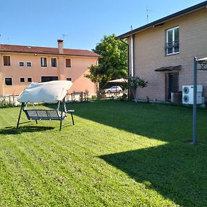 Gasthaus Agriturismo Campi Di Grano Roncade Exterior photo