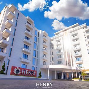 Henry Resort&Spa Golem  Exterior photo