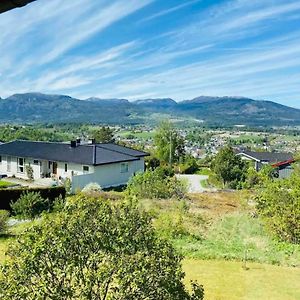 Villa Flott Hus I Breisas - Gangavstand Til Bo Sentrum Bo (Telemark) Exterior photo