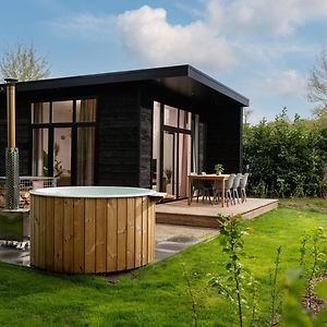 Slow Living Bij Moelke X Wellnesslodges Zuna Exterior photo