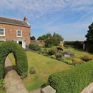 Chestnuts At Youlton Lodge York Exterior photo