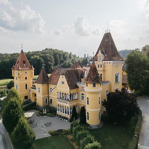 Georgi Schloss Hotel Garni Ehrenhausen Exterior photo