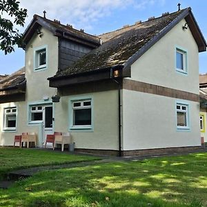 Villa No4 Cunninghame House Beith Exterior photo