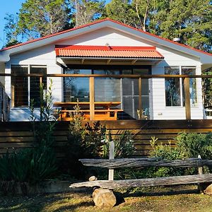 Villa Fully Fenced, Wrap Around Decks, Water On 3 Sides Lunawanna Exterior photo