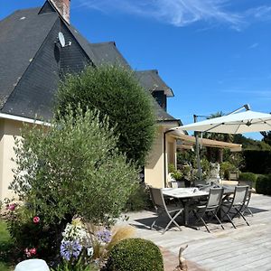 Bed and Breakfast Au Milieu Des Haras Saint-Pierre-Azif Exterior photo