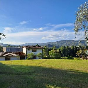 Villa Finca Las Flores - Guarne Antioquia Exterior photo