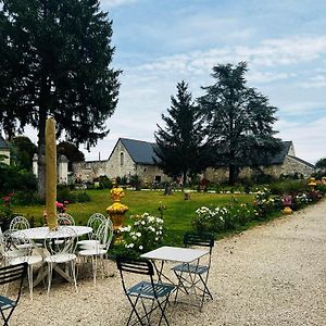 Bed and Breakfast Chateau De La Thibaudiere - Chambre Familiale Allonnes  Exterior photo