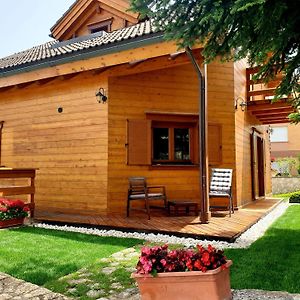 B&B Lo Chalet Di Ocre San Felice d'Ocre Exterior photo