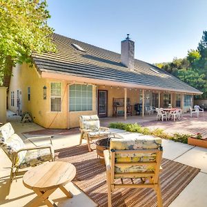 Merced Home With Fire Pit - Near Applegate Park Zoo! Exterior photo