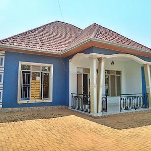 Bed and Breakfast The Best Bed & Breakfast Kigali Exterior photo