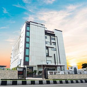 Hotel The Emerald Grand Dehradun Exterior photo