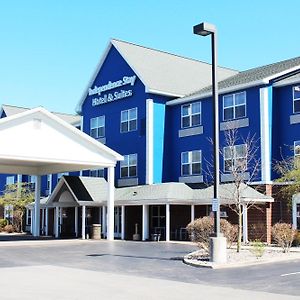 Independence Stay Hotel & Suites Marinette Exterior photo