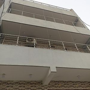 Chandi Hotel And Apartments Peschawar Exterior photo