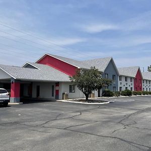 Hotel Ramada By Wyndham Effingham Exterior photo