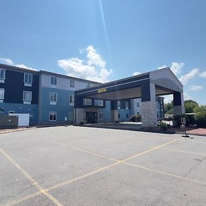 Manchester Inn&Suites Exterior photo