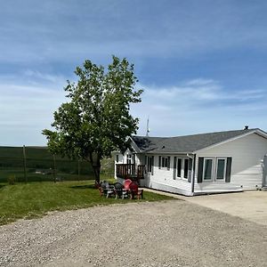 Villa Foothills Ranch & Airbnb Cardston Exterior photo