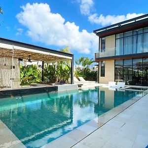 Luxury Villa Gym Pool And Gazebo Canggu Exterior photo