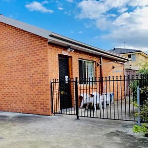 Belmore Affordable 2 Bedroom Granny Flat Sydney Exterior photo