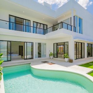 Aurelia Villa By Betterplace Canggu Exterior photo