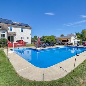 Villa Spacious Retreat In Frenchtown With Deck And Fire Pit Stockton Exterior photo