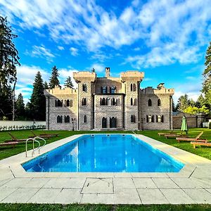 Hotel The Castle - Your Unique Way Of Retreat Borowez Exterior photo