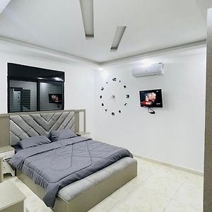 Ferienwohnung Shka Mfrosha vi Alzrkaa Mdina Alshrk Zarqa Exterior photo