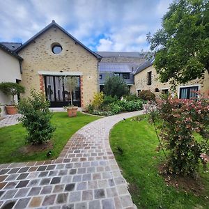 Hotel Le Domaine De Bachmay Laval  Exterior photo