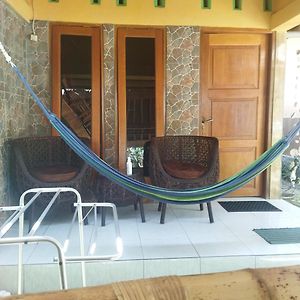 Pelangi Homestay Bungalow Gili Gede Sekotong Exterior photo