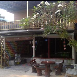 Hotel Crazy Monkey Trat Exterior photo