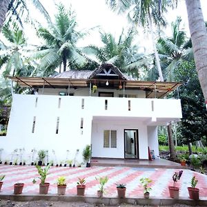 Villa Satya Farm House Amalāpuram Exterior photo