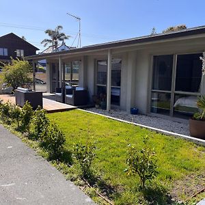 Villa Mount Golf & Beach Retreat Mount Maunganui Exterior photo