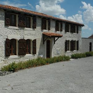 Villa Nandolle Farmhouse Nanteuil-Auriac-de-Bourzac Exterior photo