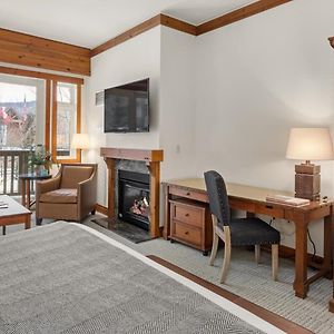 1216 The Lodge At Spruce Peak Ski In Ski Out Studio Spruce Peak Village Views 2Nd Floor Stowe Exterior photo