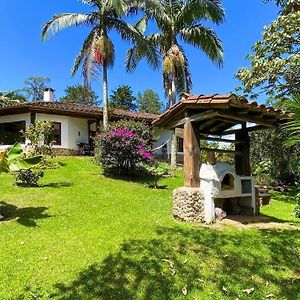 Villa Hermosa Finca En Llanogrande Rionegro Exterior photo