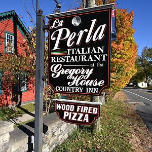 La Perla Restaurant & Country Inn Averill Park Exterior photo