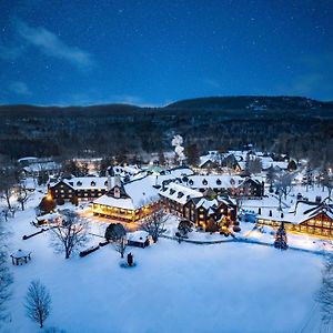 Hotel Fairmont Le Chateau Montebello Exterior photo