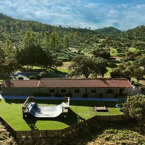 Gasthaus Casa Rural " La Quijada Del Lobo " Llerena Exterior photo