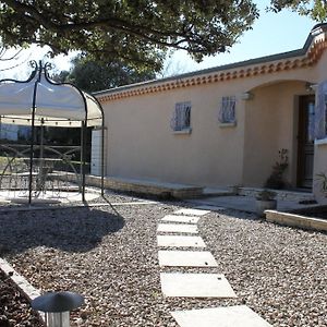 Bed and Breakfast Chambre D'Hotes Des Couleurs Et Des Mots Villeneuve-de-Berg Exterior photo