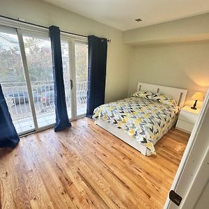 Cozy Rooms With Private Balcony Newark Exterior photo