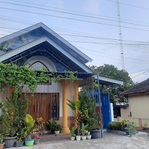 Oyo 94089 Griya Rizky Homestay Syariah Tempelanlage Tempelanlage Prambanan Exterior photo