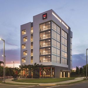 Hotel Radisson Red Miami Airport Exterior photo